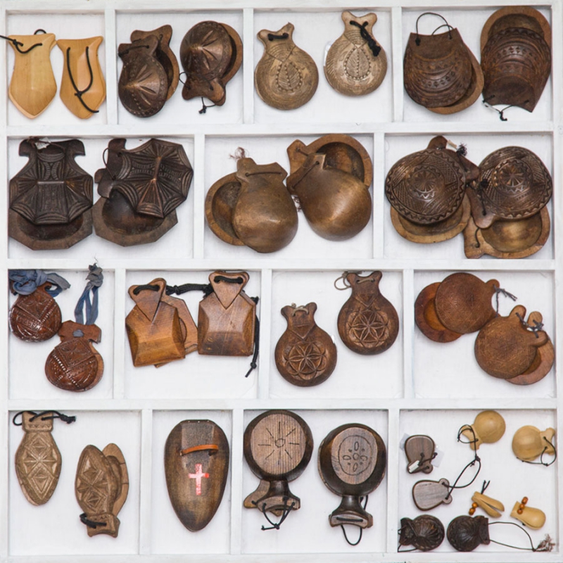 CASTANÞUELAS-CAJA-12-60x60